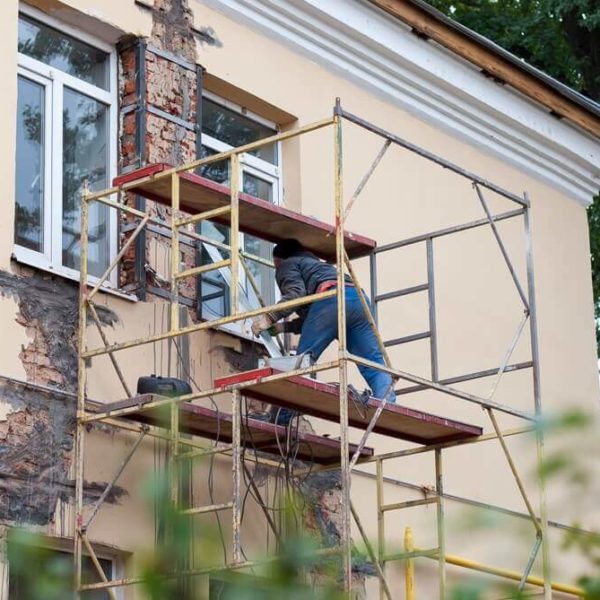 Rekonštrukcia starých omietok na dome Bratislava Krásna Fasáda